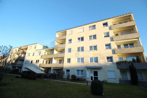 Stilvoll und Großzügig! 3 Zi-Eigentumswohnung mit zwei Balkonen in ruhiger Zentrumslage von Bad Dürrheim!, 78073 Bad Dürrheim, Etagenwohnung
