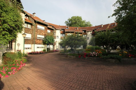Zentral wohnen am Park – 2-Zi.-Dachgeschosswohnung mit Sonnenbalkon und TG-Stellplatz im Herzen von Bad Dürrheim!, 78073 Bad Dürrheim, Dachgeschosswohnung