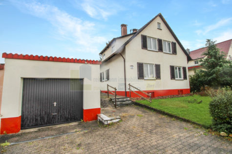 Freistehendes und familienfreundliches Wohnhaus mit Garage in beliebter Lage von Rottweil-Göllsdorf!, 78628 Rottweil / Göllsdorf, Einfamilienhaus
