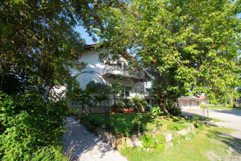 Vielseitiges Nutzungskonzept: Ensemble mit Wohnhaus, Werkhalle und Photovoltaik – Wohnen, Arbeiten & Vermieten in Hüfingen!, 78183 Hüfingen, Haus