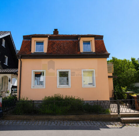 Ein Stadthaus mit Flair: Ruhige Lage in zweiter Reihe, schöner Garten, Garage und kurze Wege direkt ins lebendige Stadtzentrum von Donaueschingen!, 78166 Donaueschingen, Einfamilienhaus