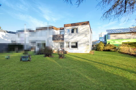 Familienfreundliches Einfamilienhaus mit Garten, sonniger Terrasse und Balkon in ruhiger Wohnlage von Bad Dürrheim, nahe Salinensee und Innenstadt!, 78073 Bad Dürrheim, Einfamilienhaus