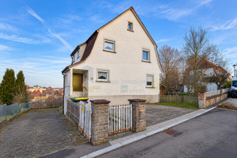 Über den Dächern von Donaueschingen: freistehendes Wohnhaus mit Garten, Terrasse u. ausgebautem Dachspitz – als Ein- oder Zweifamilienhaus nutzbar!, 78166 Donaueschingen, Zweifamilienhaus